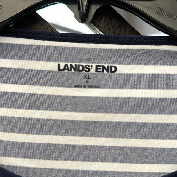 Lands End Women's Rashguard Large navy stripe - Picture 2 of 2